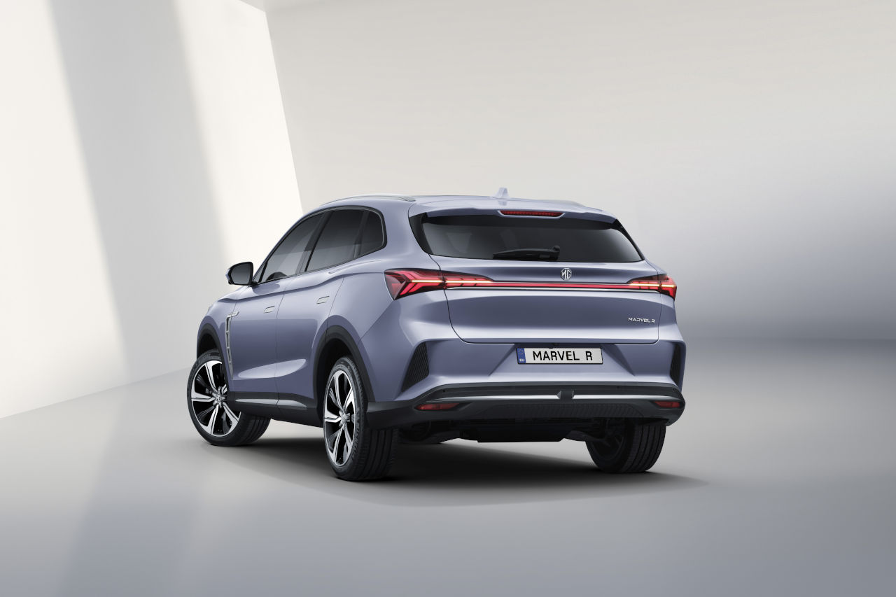 MG duplica su gama eléctrica con dos nuevos modelos: el SUV Marvel R Electric y el familiar MG5 Electric