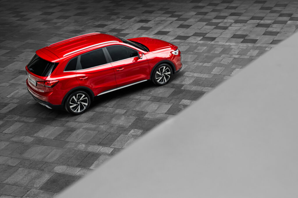 MG hace historia en el mercado español con su modelo ZS Hybrid+
