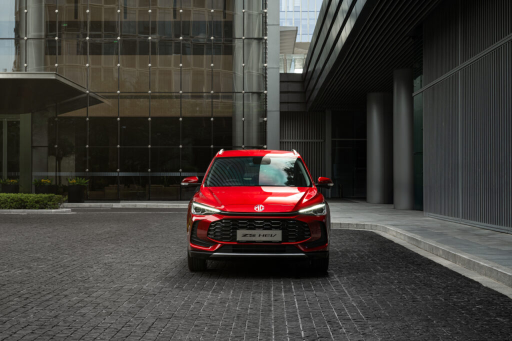 MG hace historia en el mercado español con su modelo ZS Hybrid+