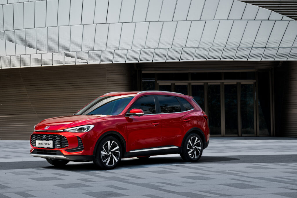 MG hace historia en el mercado español con su modelo ZS Hybrid+