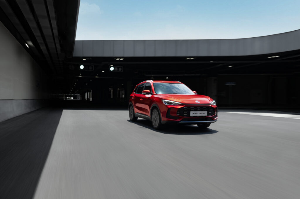 MG hace historia en el mercado español con su modelo ZS Hybrid+