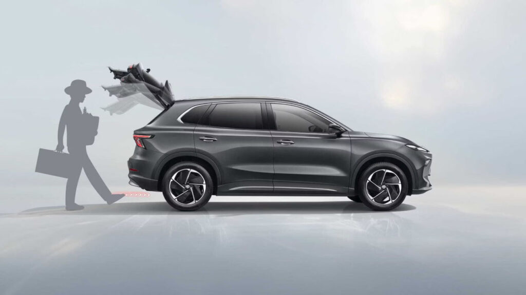 MG presentó el nuevo SUV eléctrico MGS5 EV en Automobile Barcelona 2025